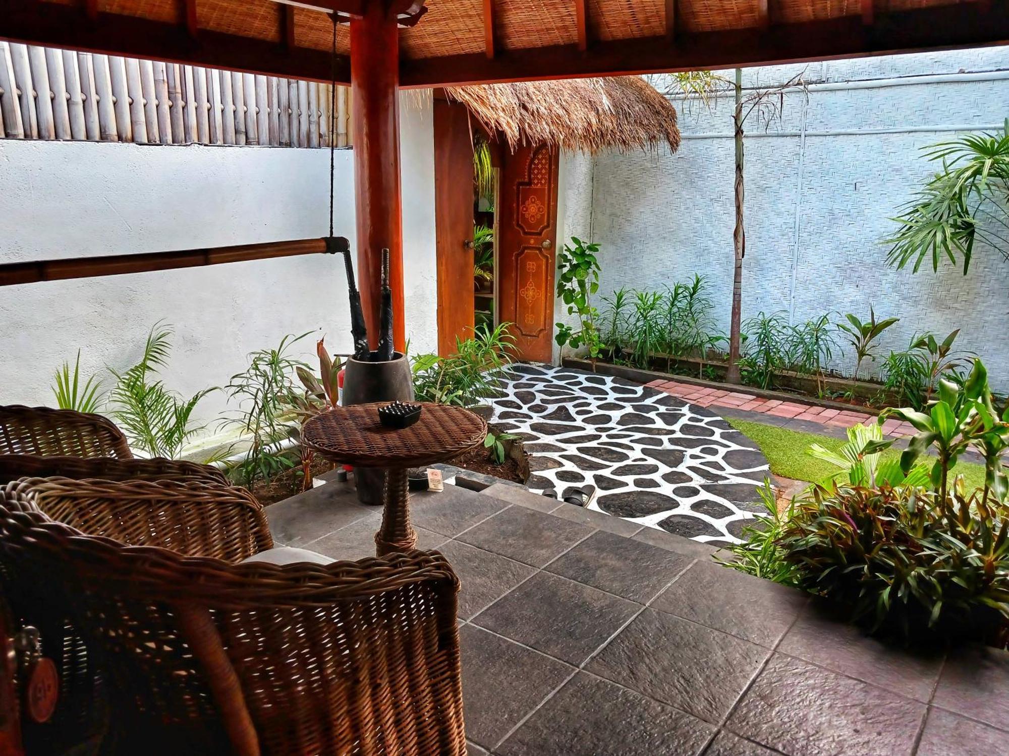 Scallywags Beach Club Gili Air Exterior photo